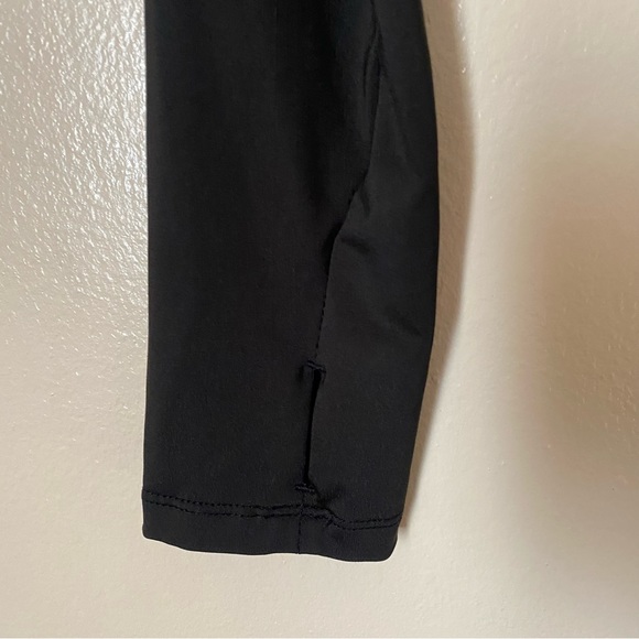 Black Long Sleeve Sport Cut Out Strappy Top in Médium - Picture 6 of 11